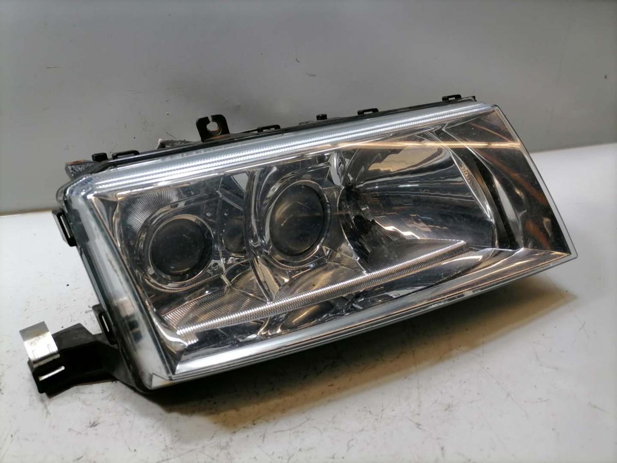 Skoda Octavia 1U original Xenonscheinwerfer vorn rechts Bj.2003